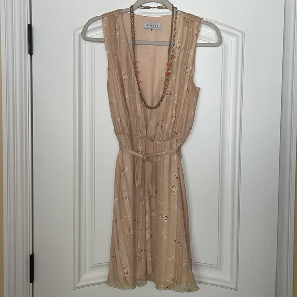 🌺 WAYF; Beautiful Mini Peach Floral Sleeveless Dress in Misses Sz. Extra Small! - Picture 6 of 12